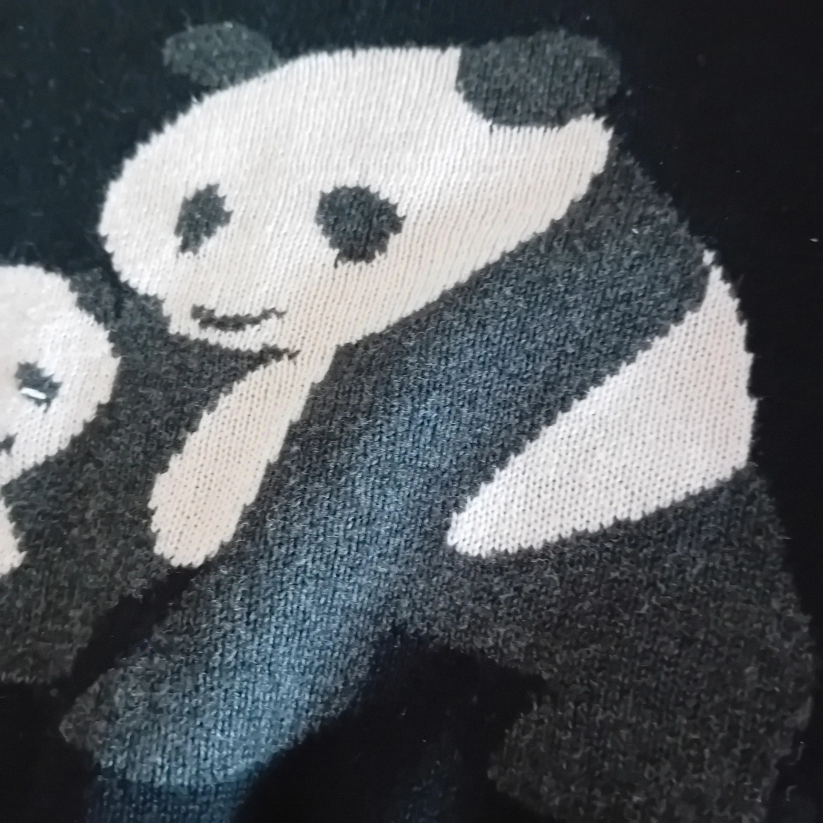 Pull noir motif pandas – photo 4